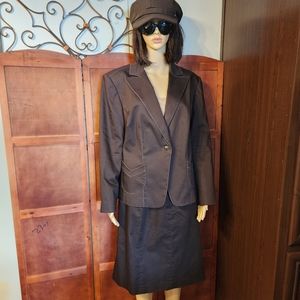 Women's Skirt Suit